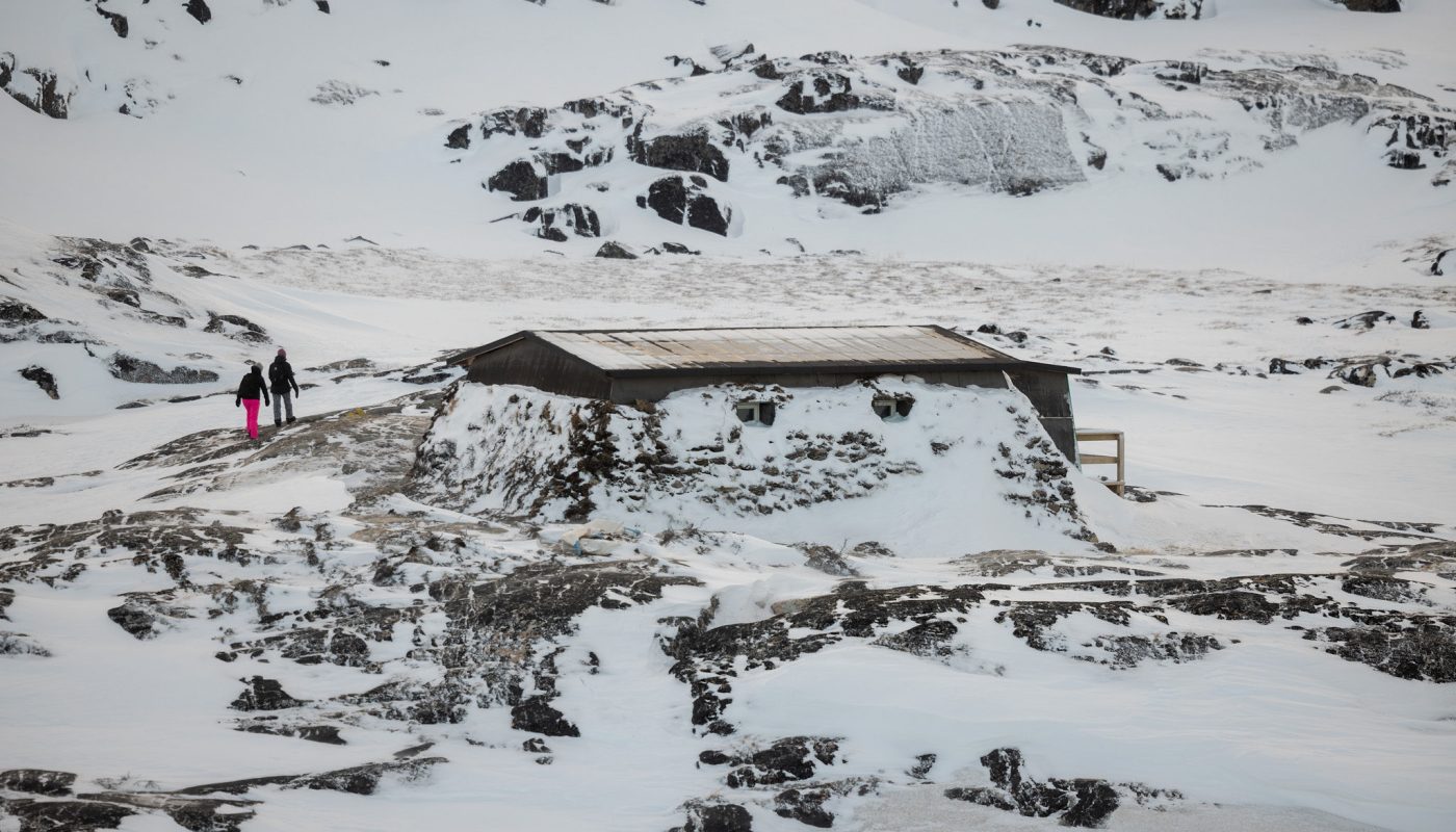 Ilulissat hike tørvehytte @Emil Stach